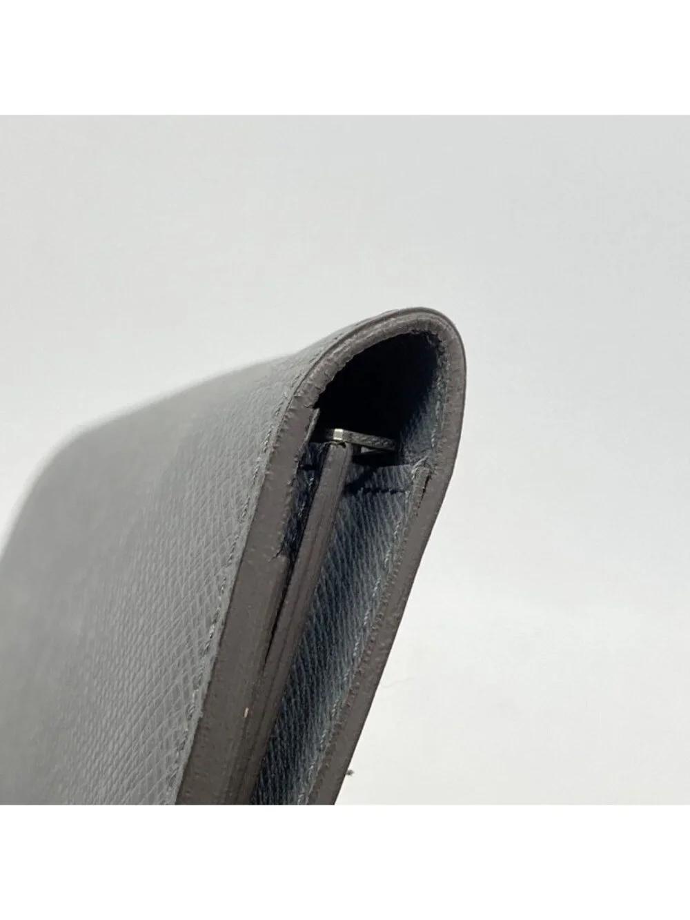 Louis Vuitton Wallet Taiga Portefeuille Brazza Glacier